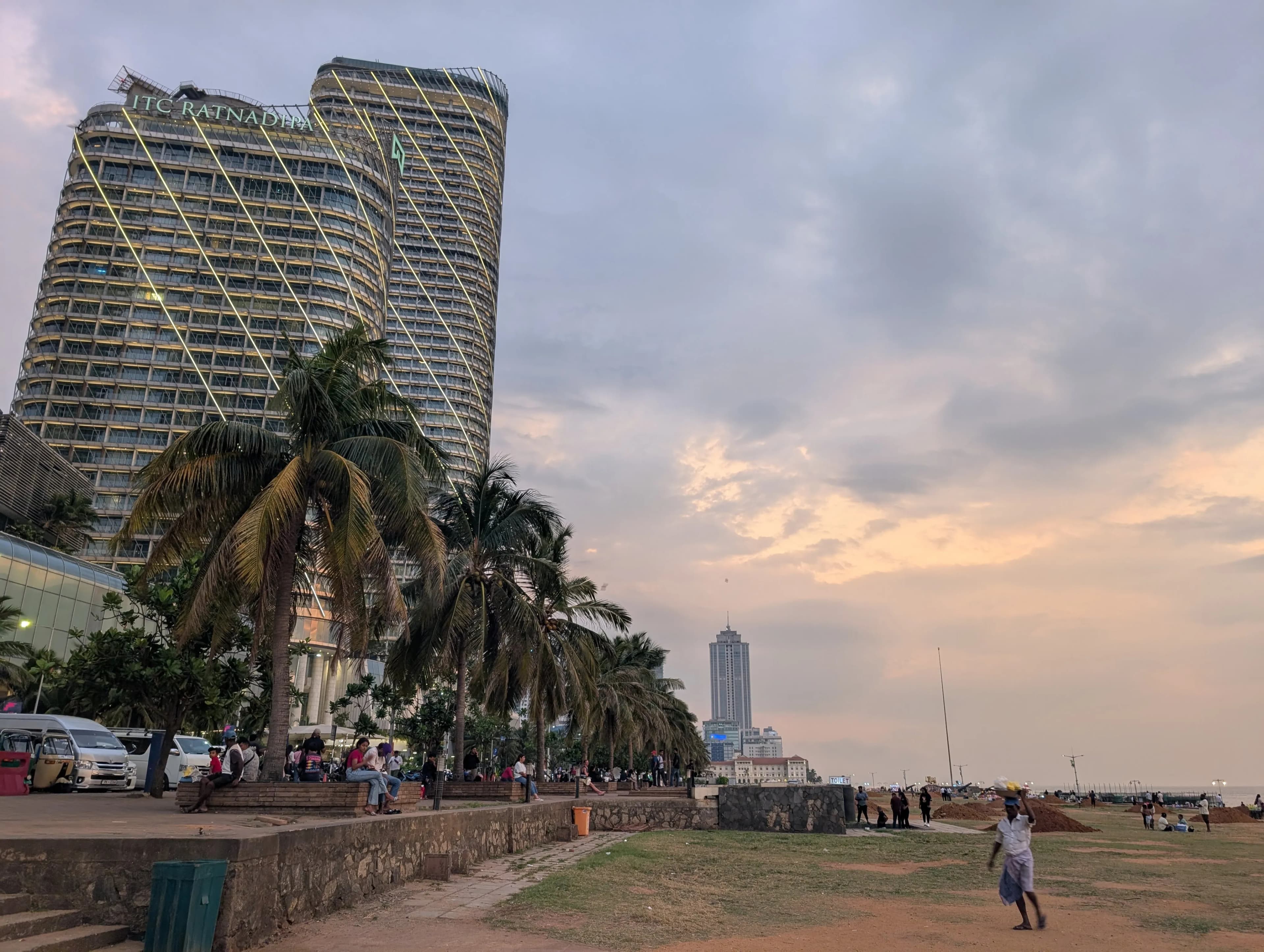 Galle Face Green v Columbu