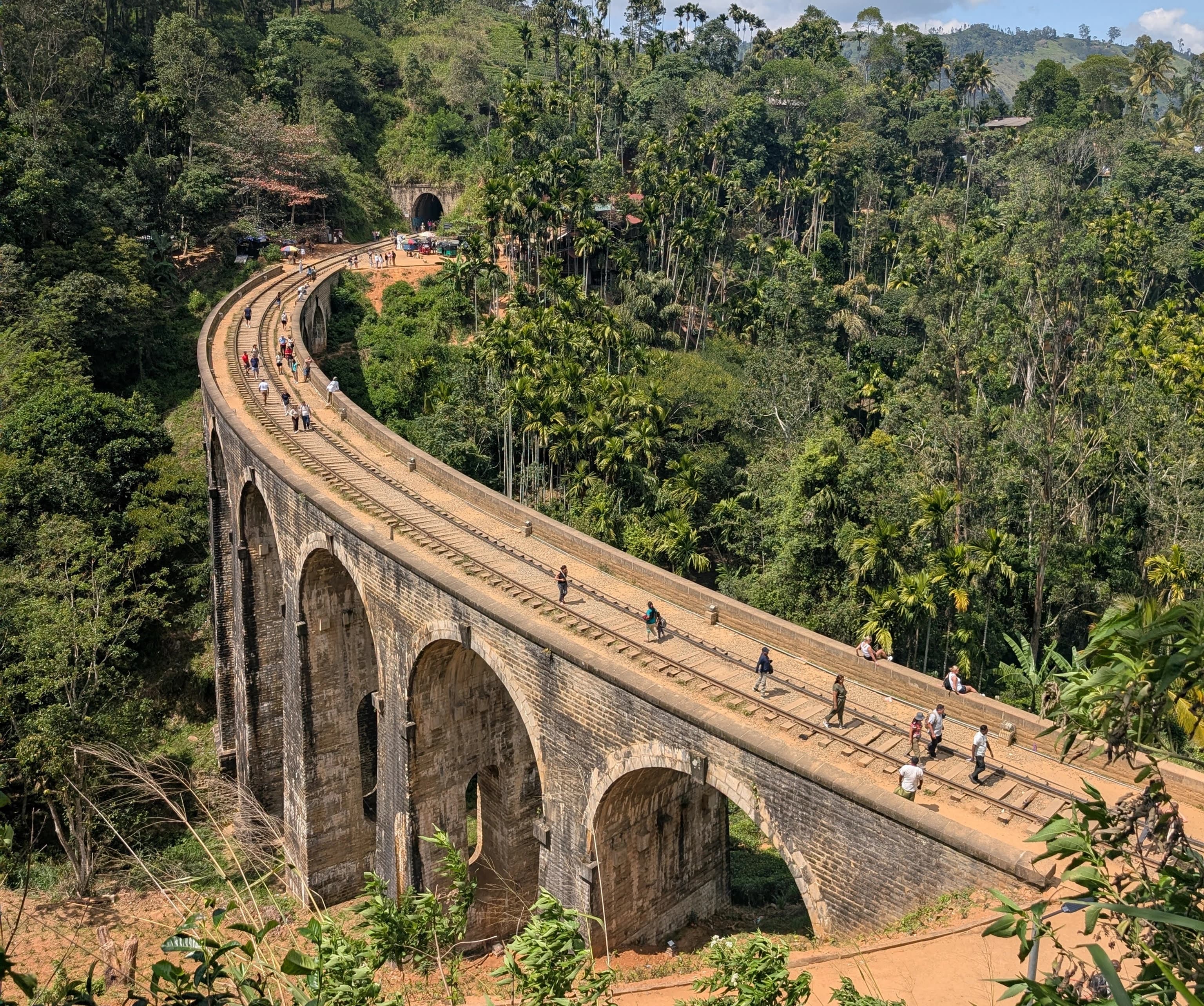 Cover Image for Srí Lanka: Země úsměvů a zeleně