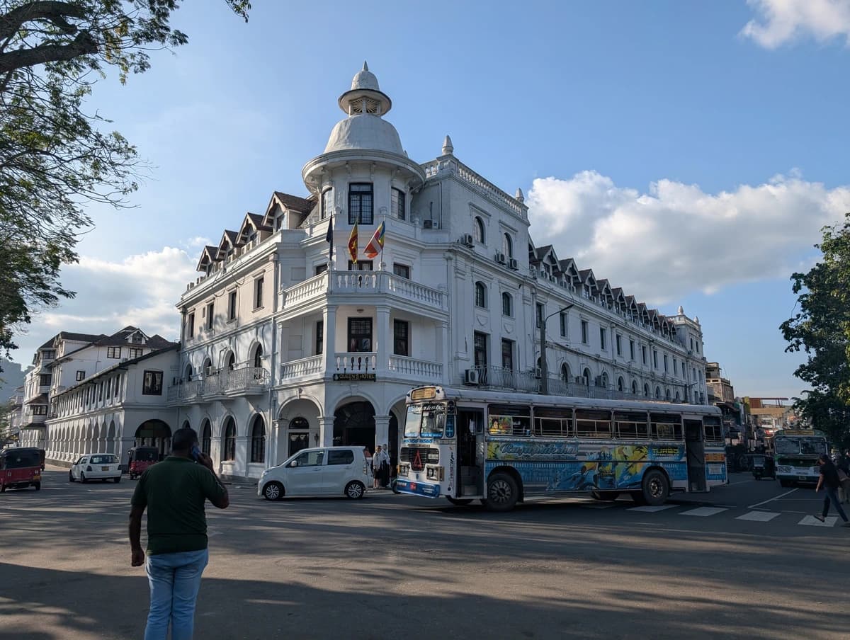 Queen’s Hotel v Kandy