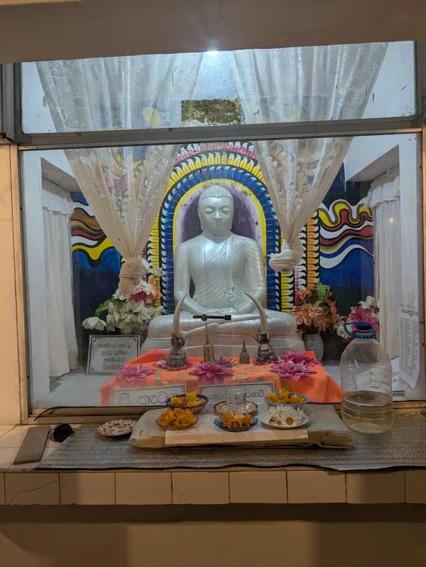 Kaplička s relikvií zubu