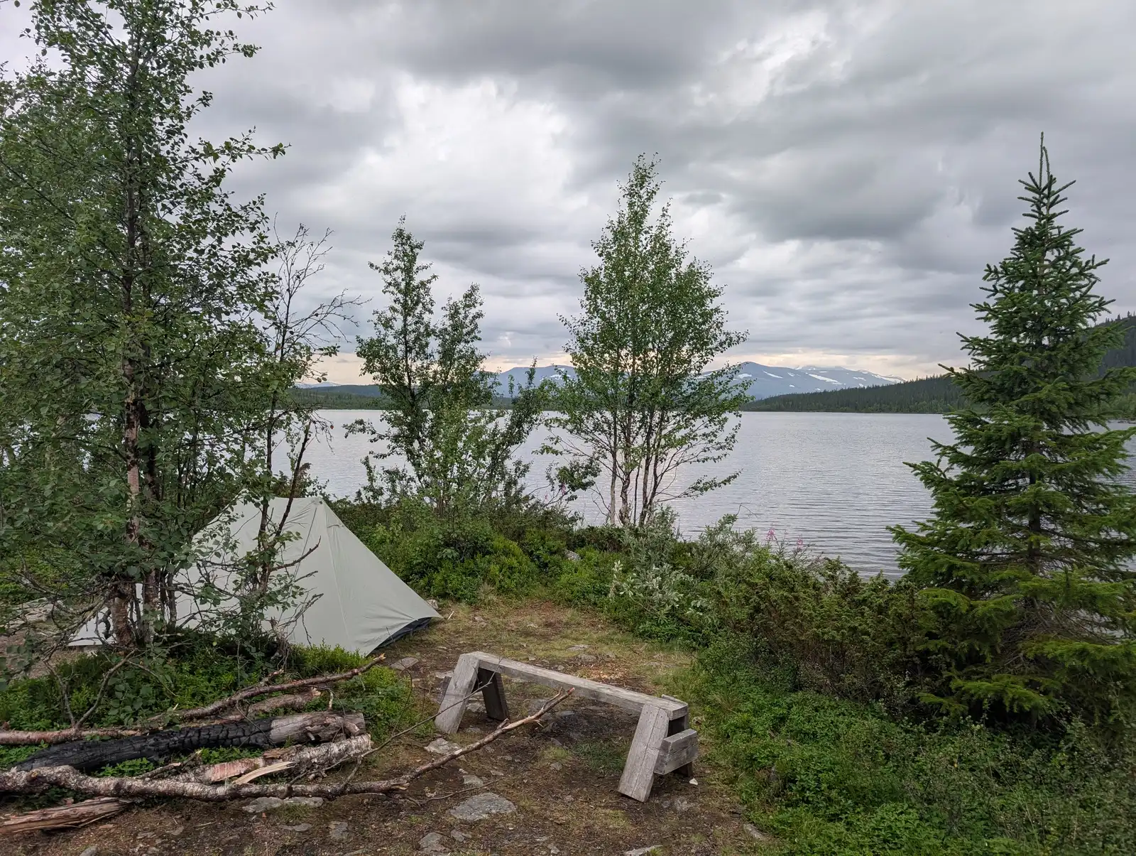 Stanování u jezera Stanování u jezera