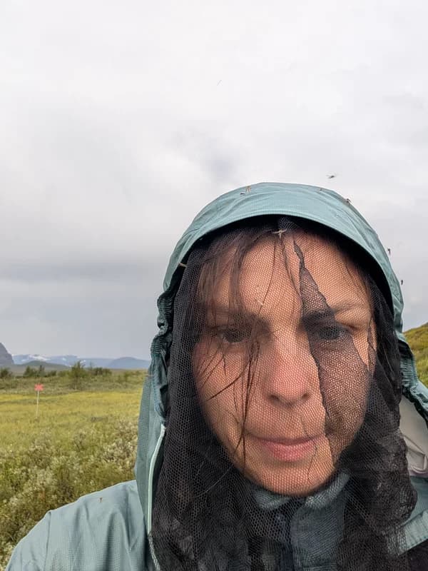 Selfie v moskitiéře Selfie v moskitiéře